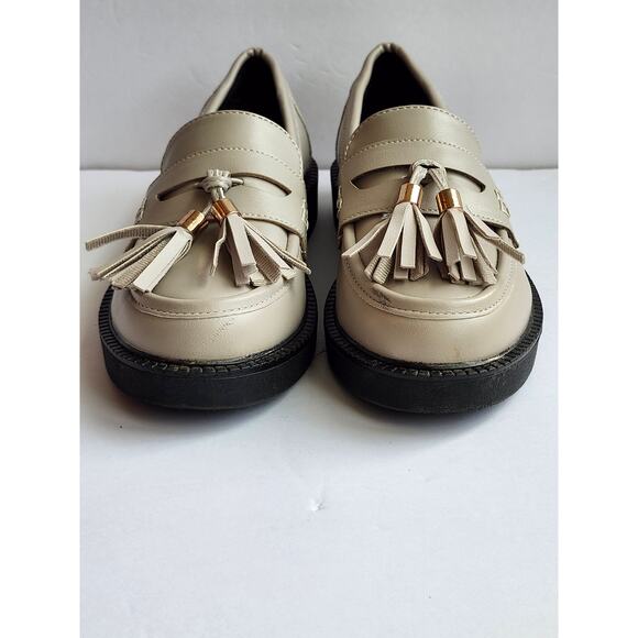 JF Georgia Tassel Slip On Loafer Preppy Casual Academia Size 4 S0021 - Picture 2 of 7
